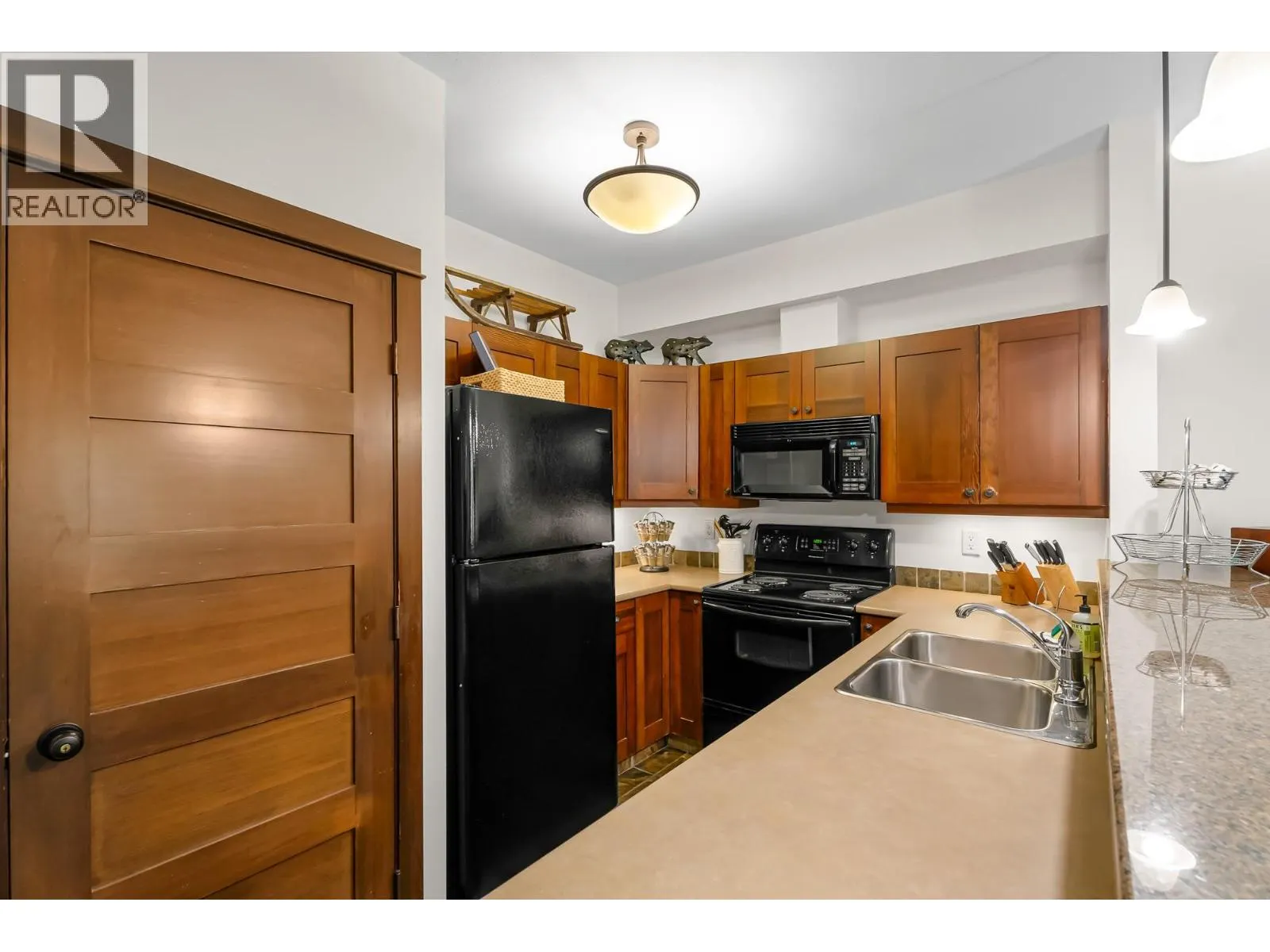 5005 VALLEY Drive Unit# 3
