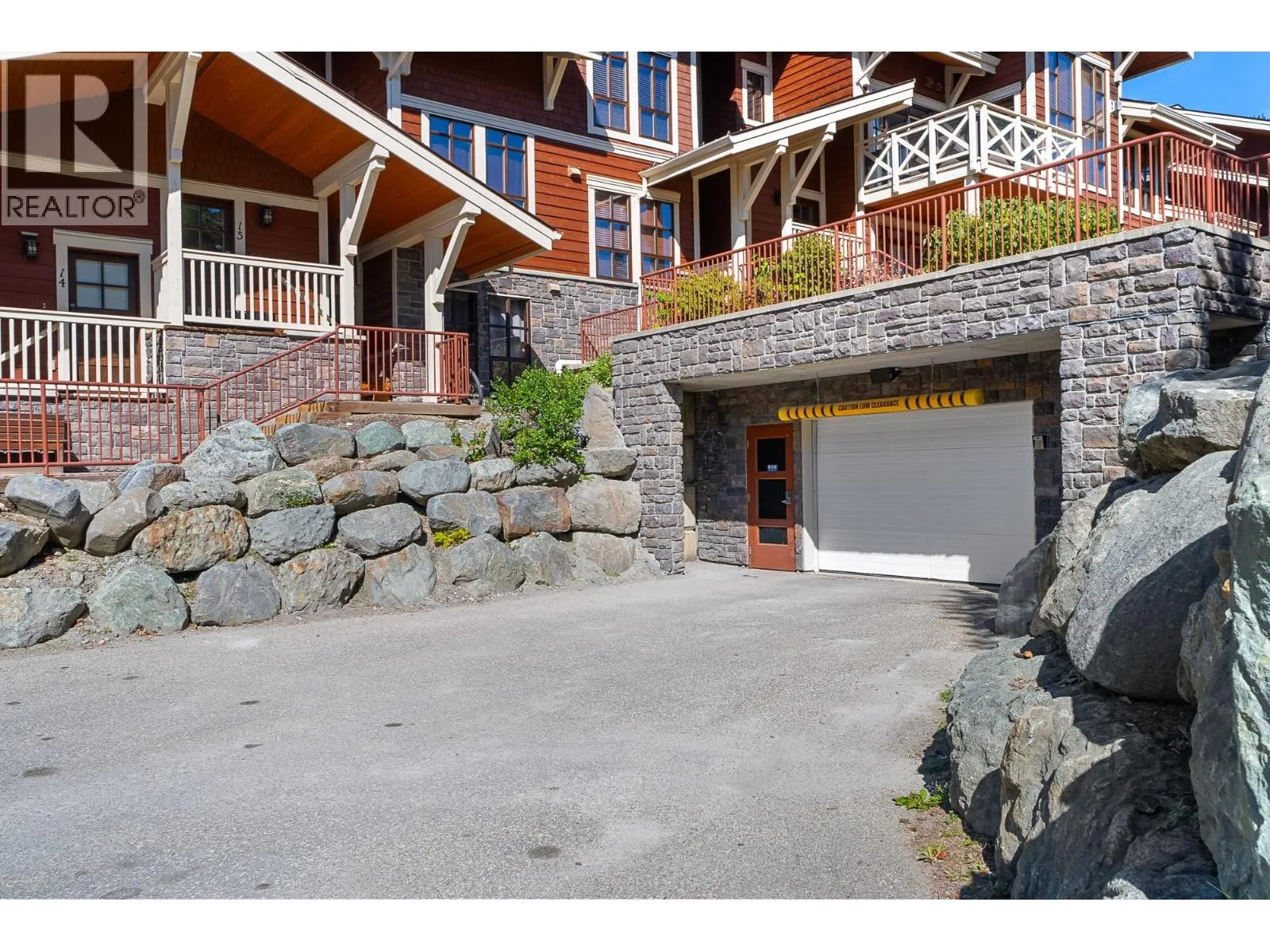 5005 VALLEY Drive Unit# 3