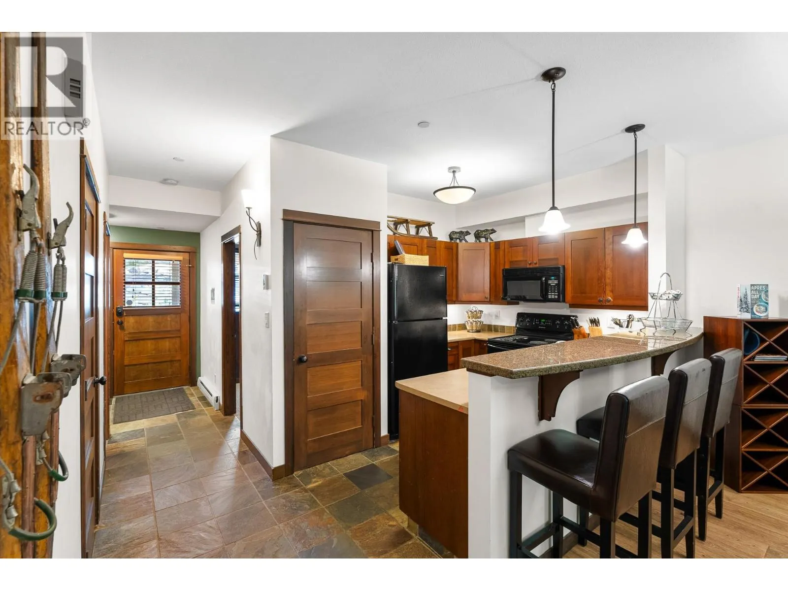 5005 VALLEY Drive Unit# 3