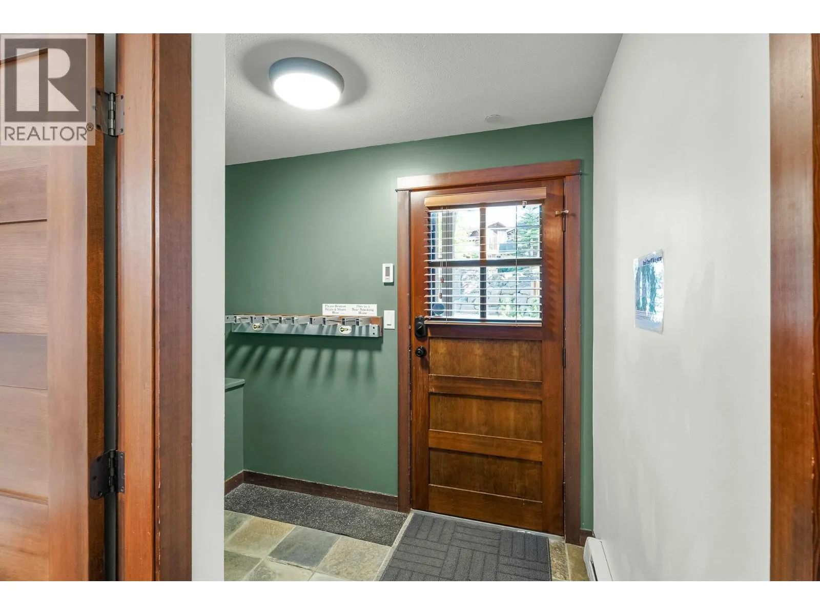 5005 VALLEY Drive Unit# 3