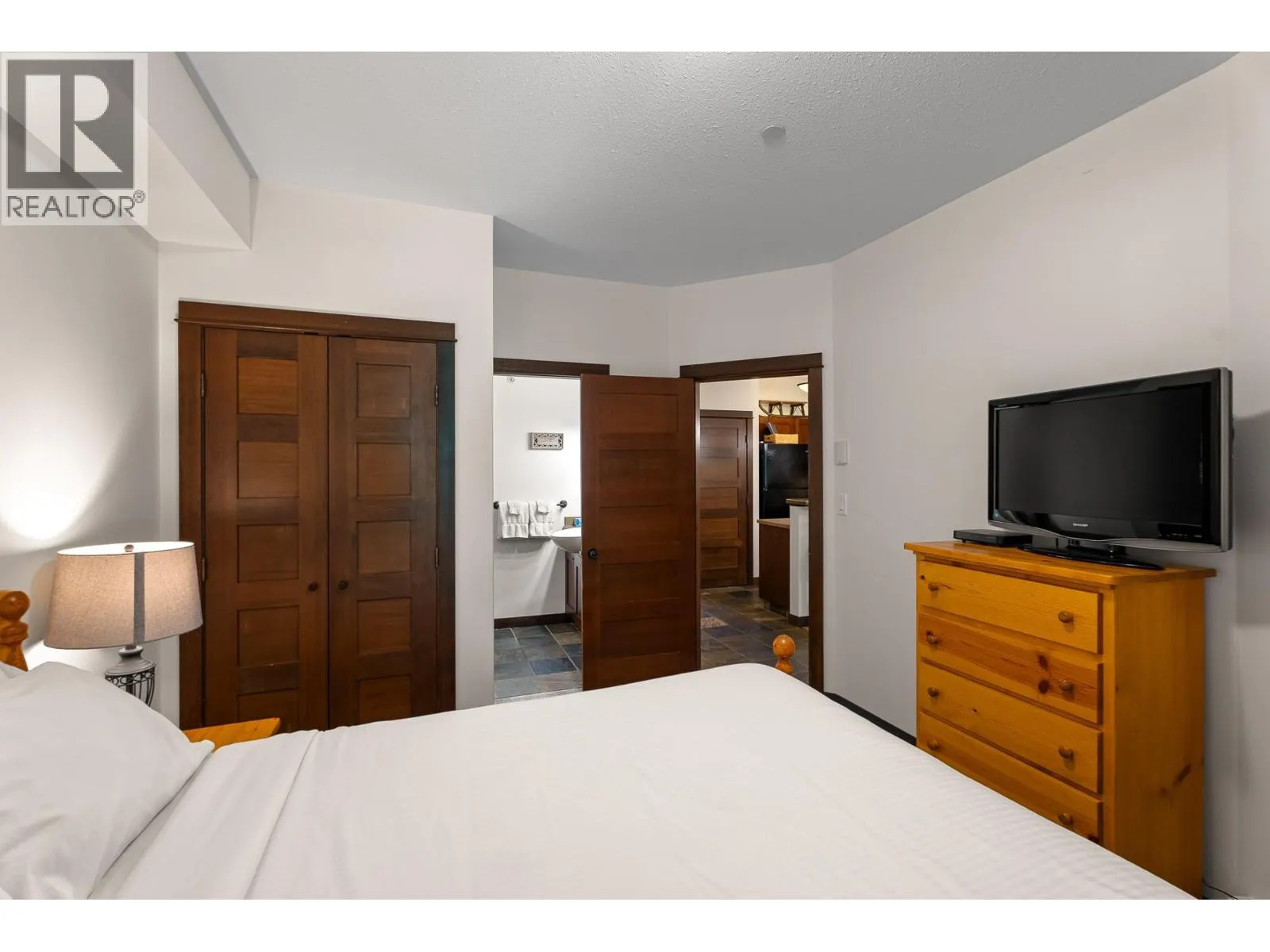 5005 VALLEY Drive Unit# 3