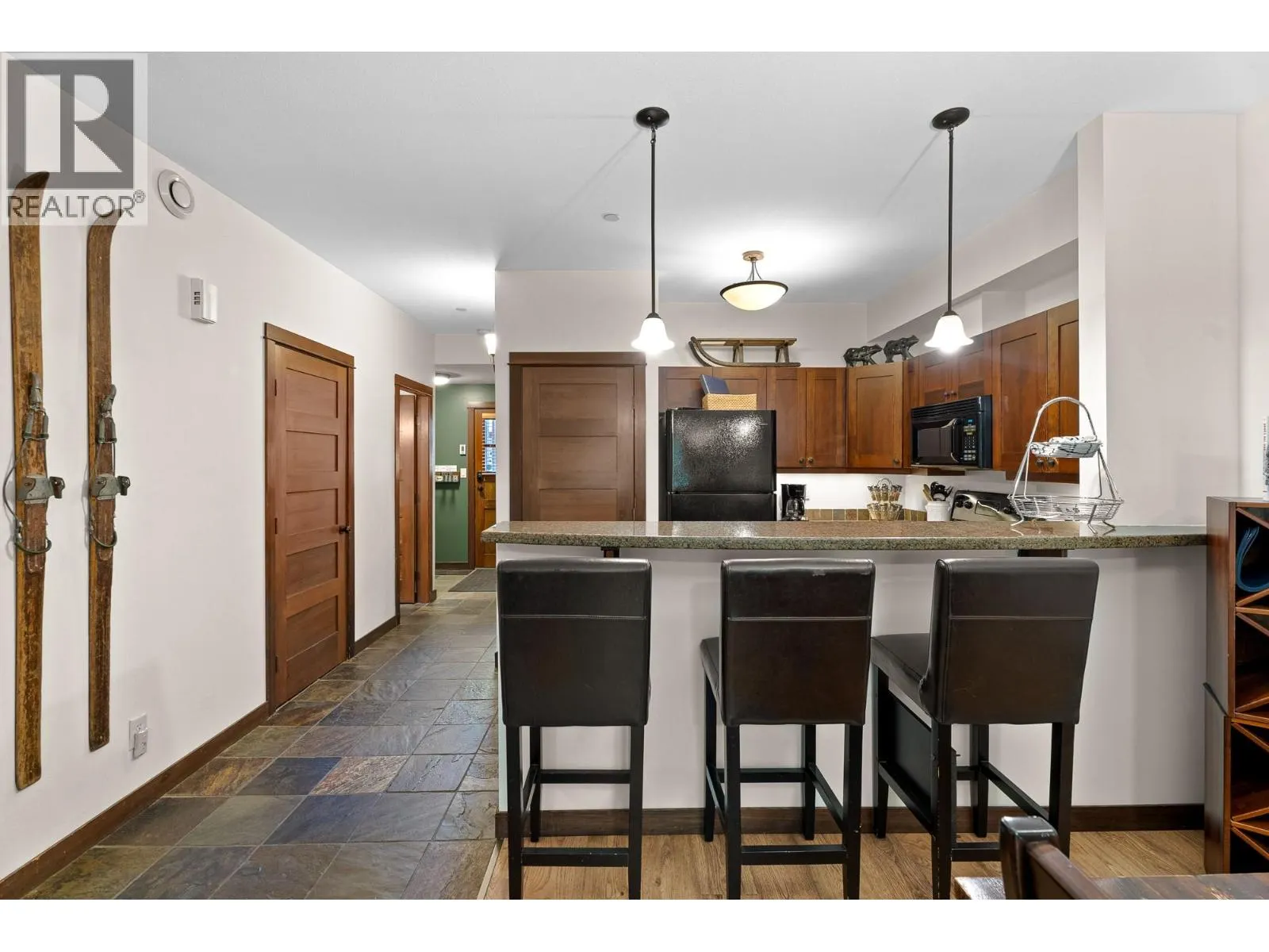 5005 VALLEY Drive Unit# 3