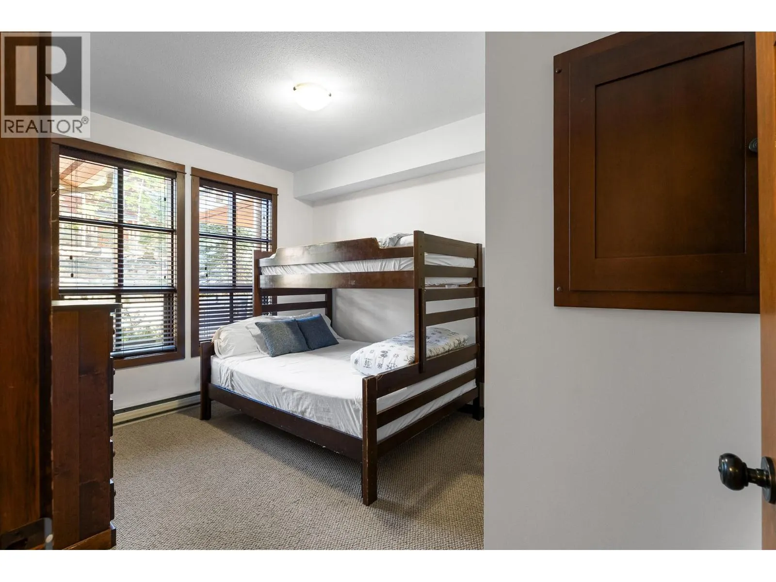 5005 VALLEY Drive Unit# 3