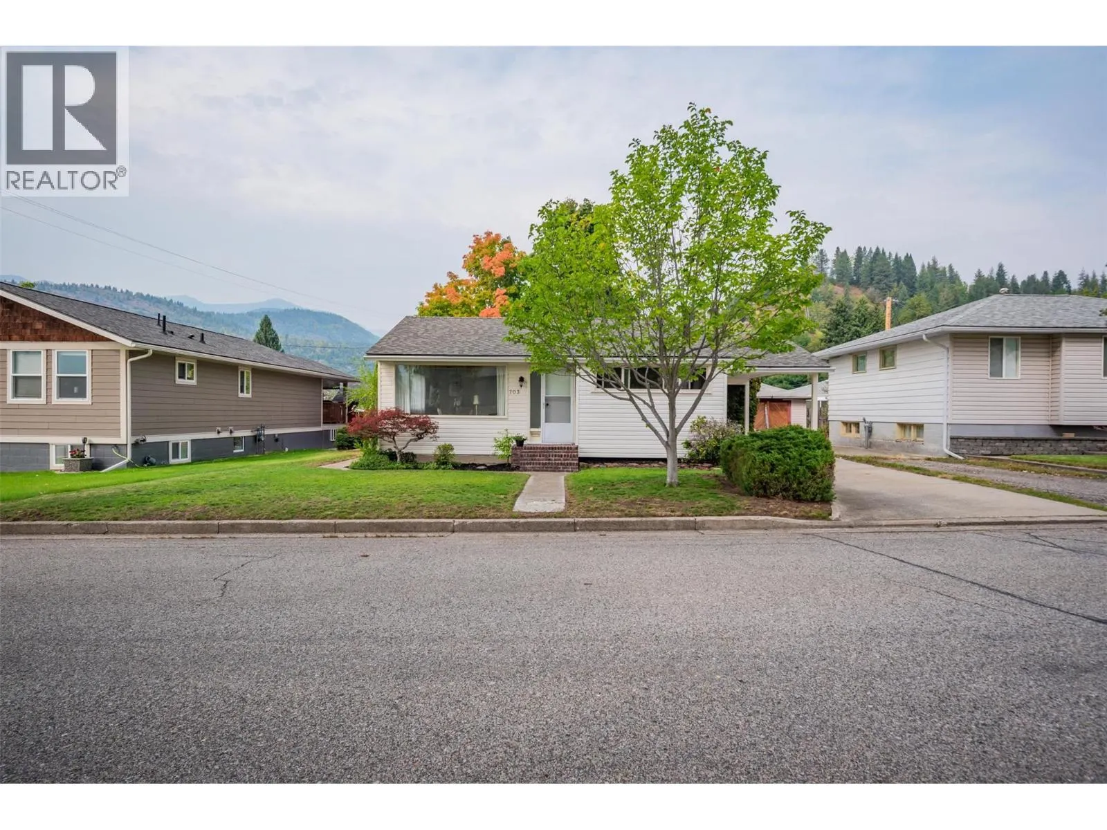 703 Hermia Crescent