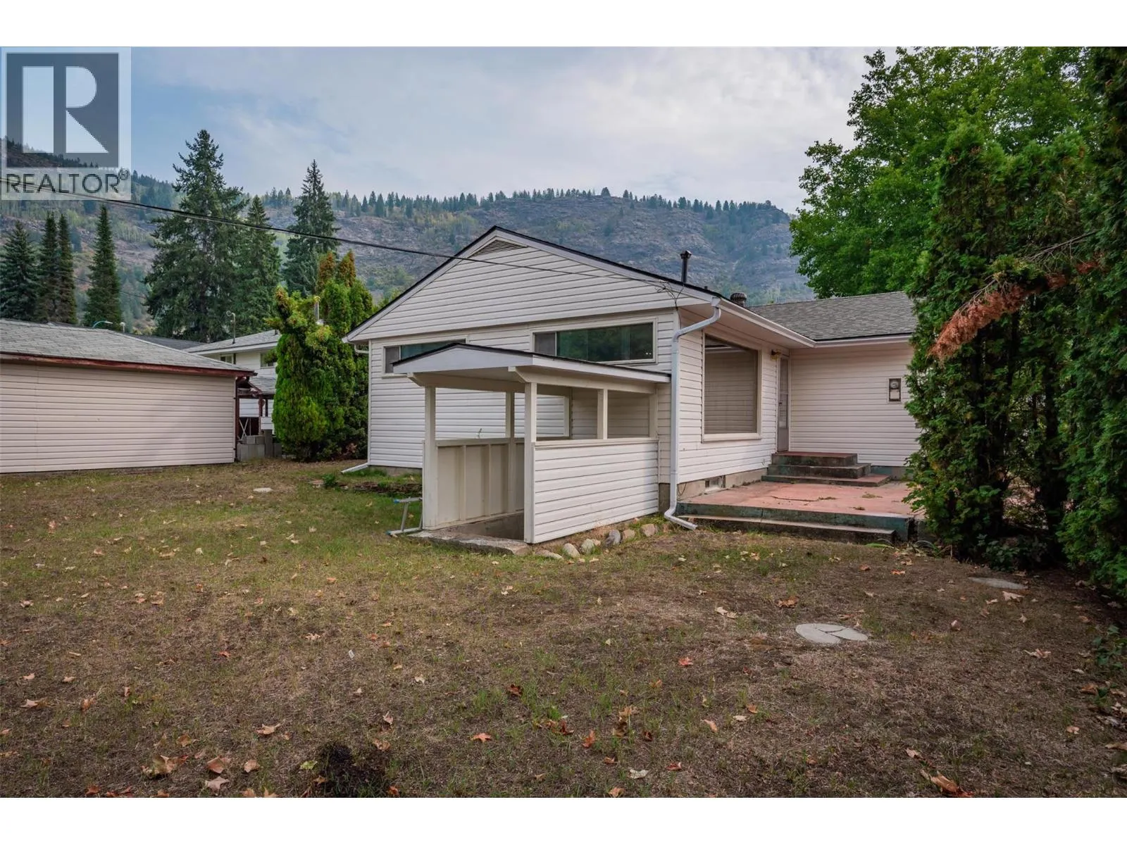 703 Hermia Crescent