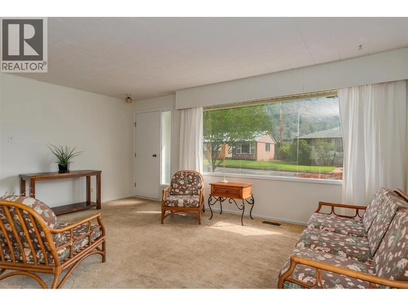 703 Hermia Crescent