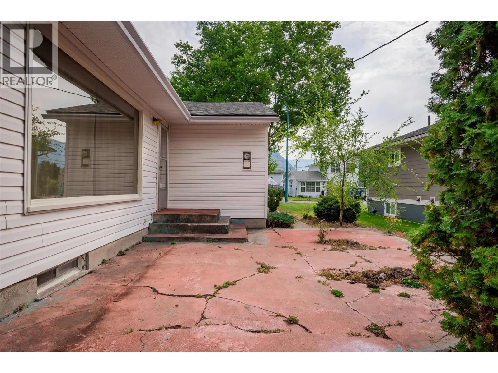 703 Hermia Crescent