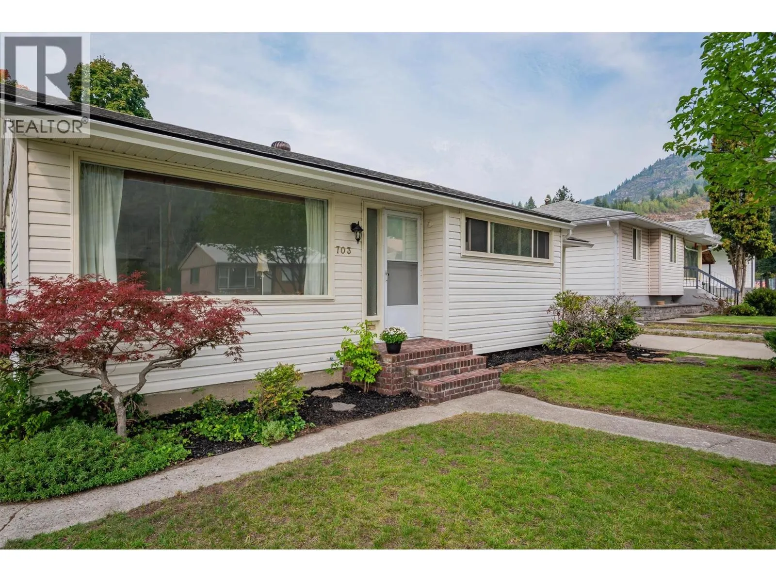 703 Hermia Crescent