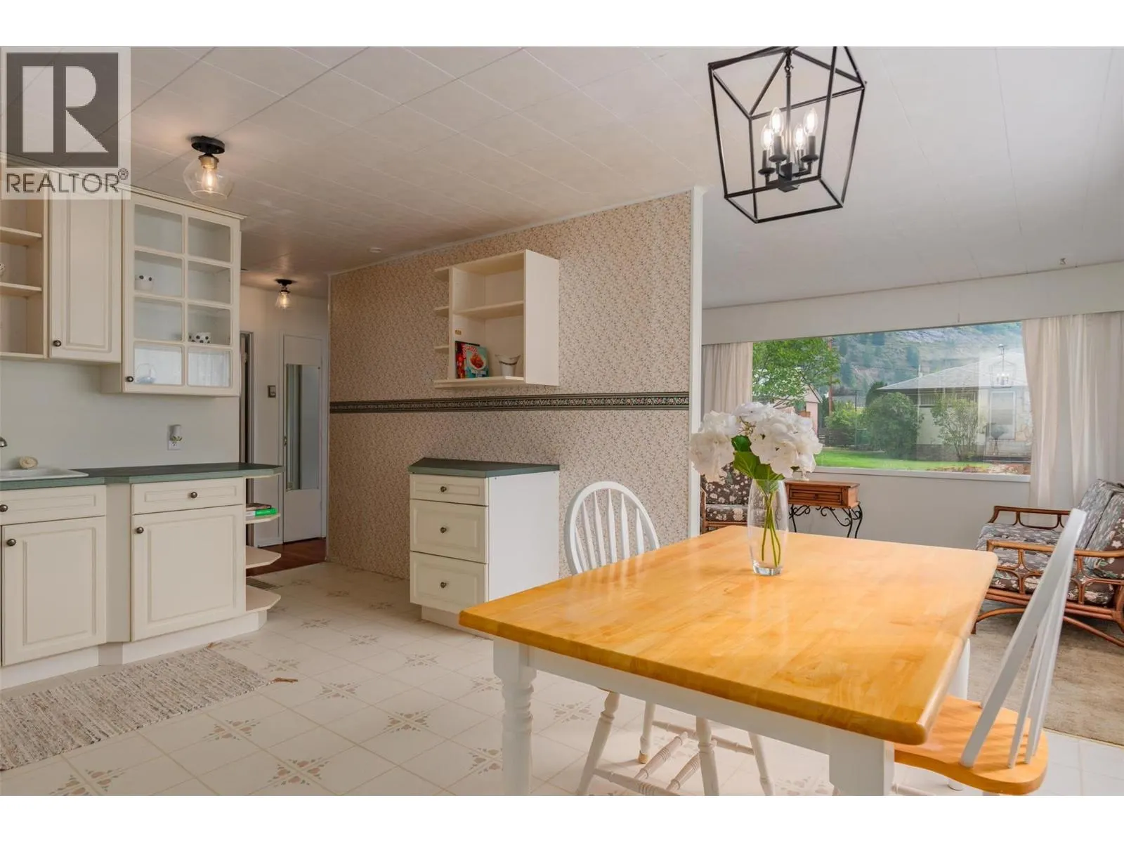 703 Hermia Crescent
