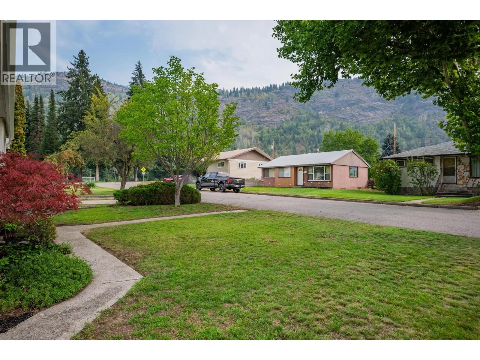 703 Hermia Crescent