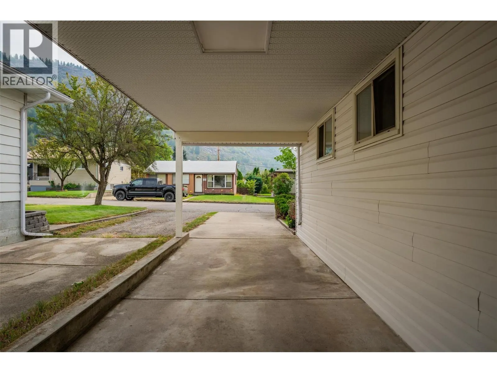 703 Hermia Crescent