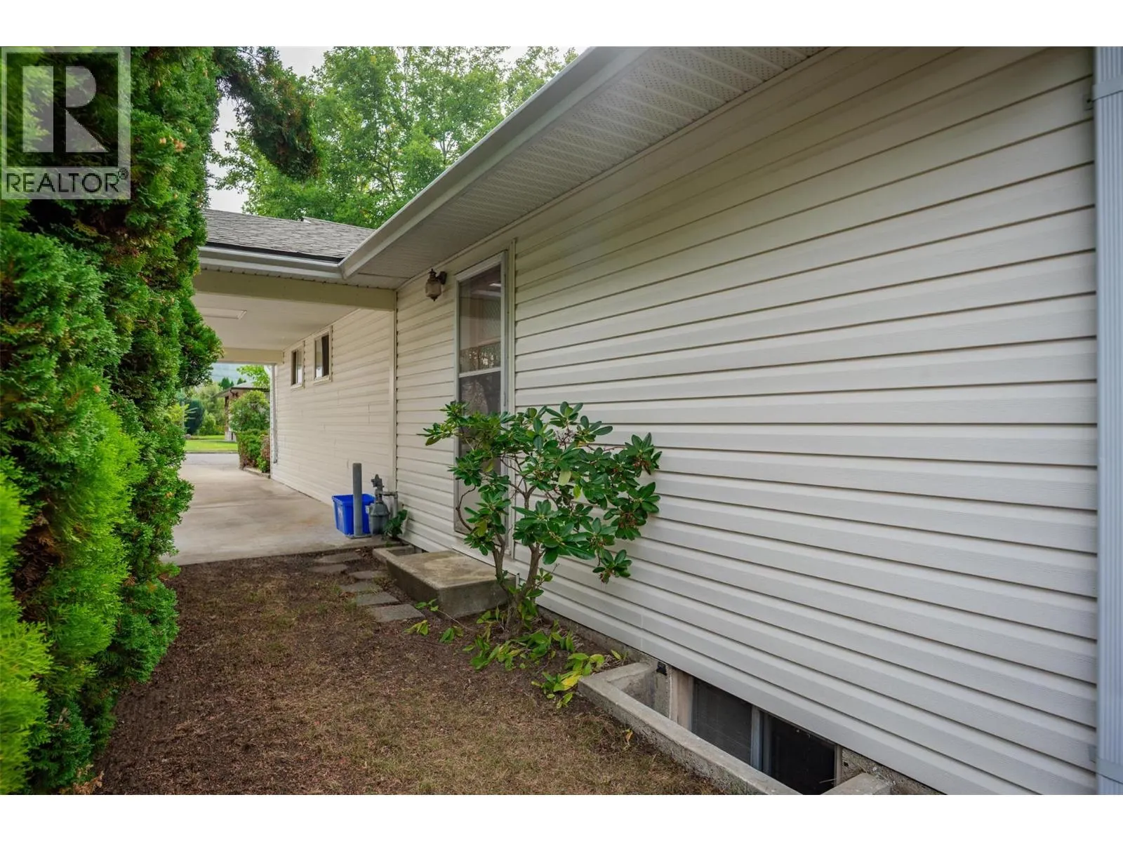 703 Hermia Crescent