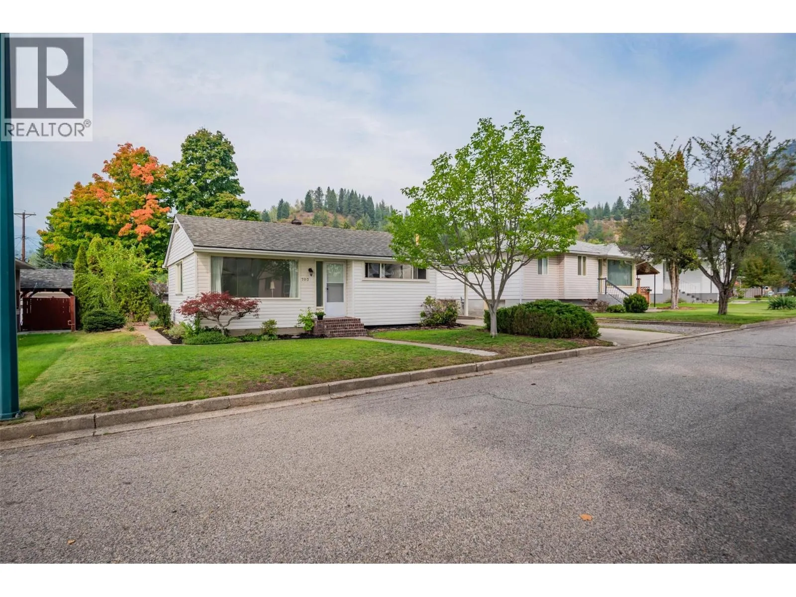703 Hermia Crescent