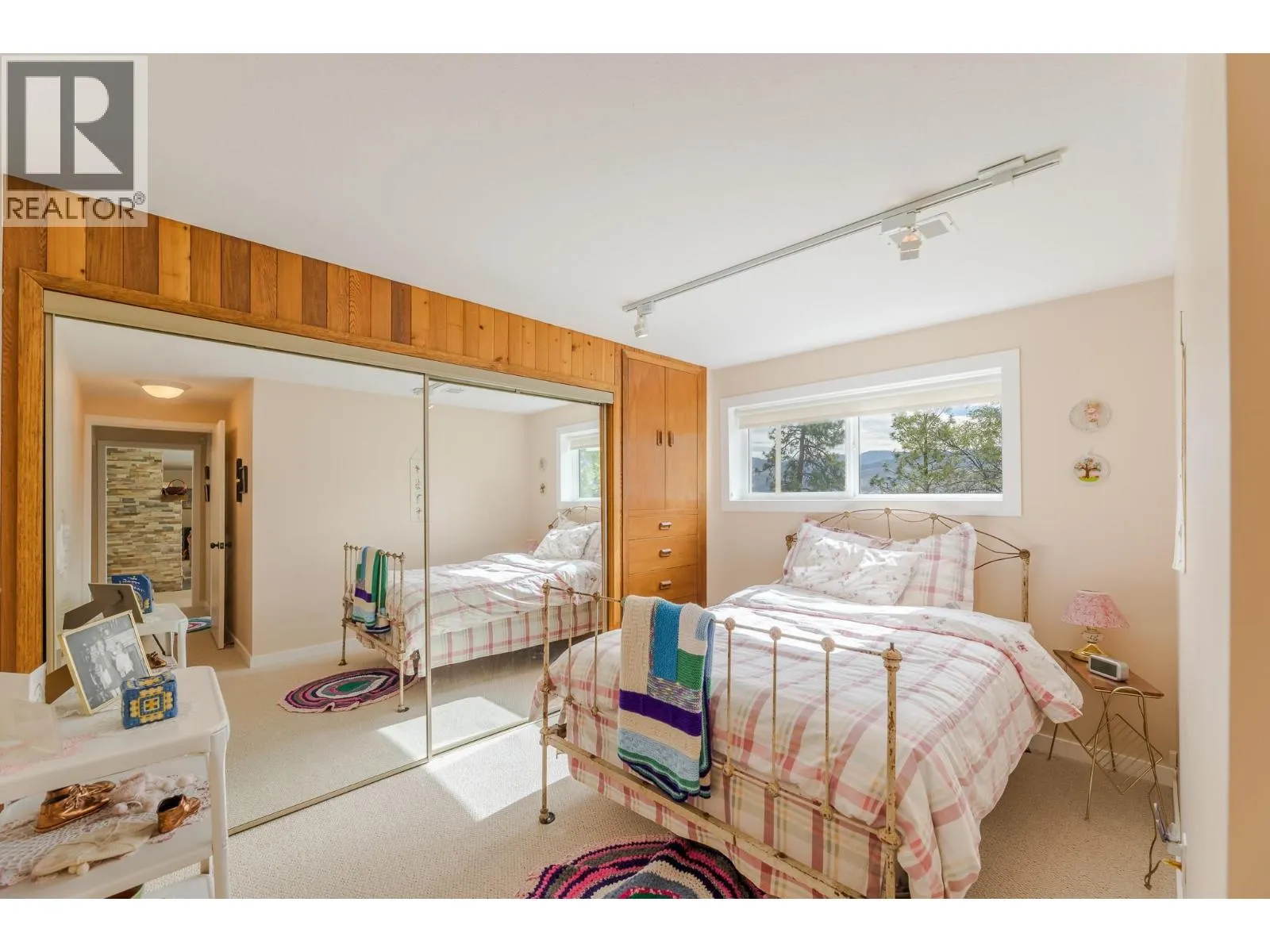 101 Knippelberg Road