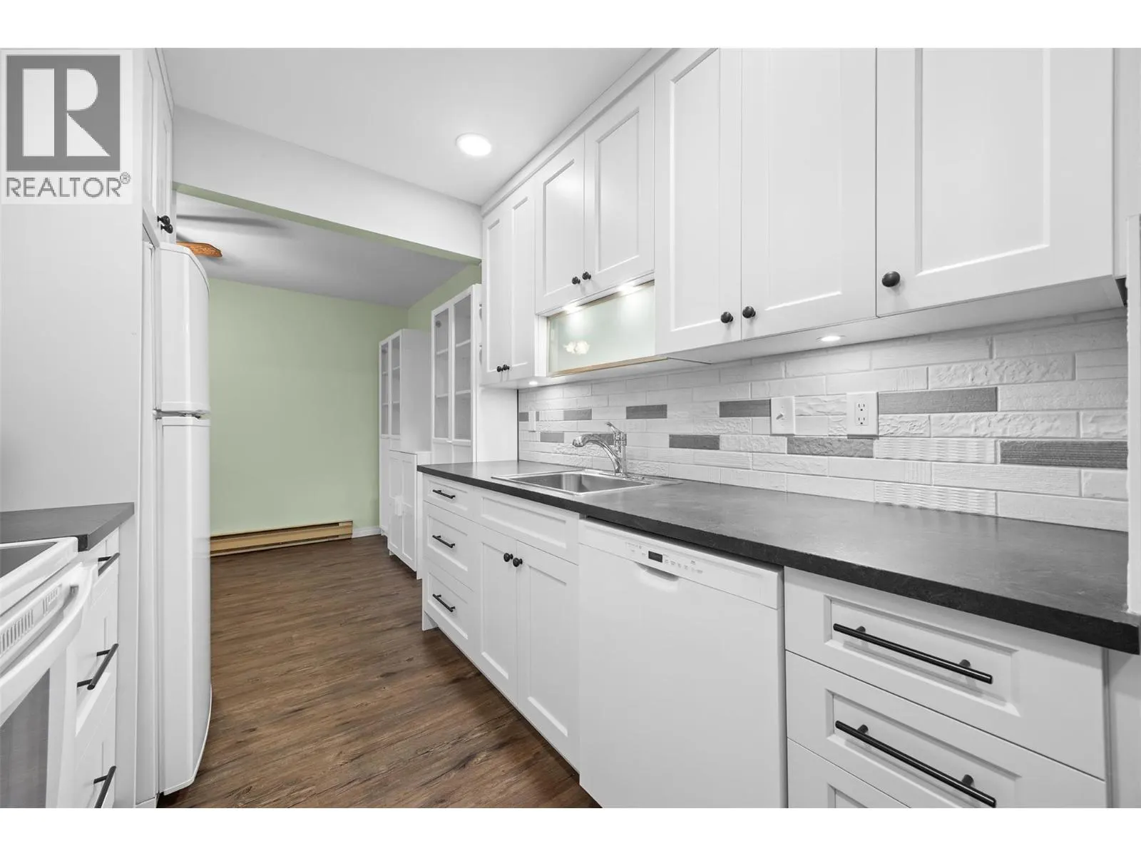 575 Sutherland Avenue Unit# 310