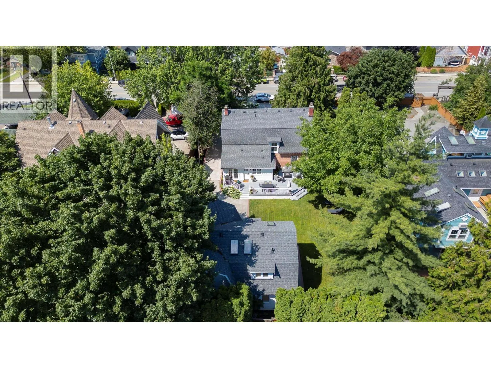 1001 Lawrence Avenue
