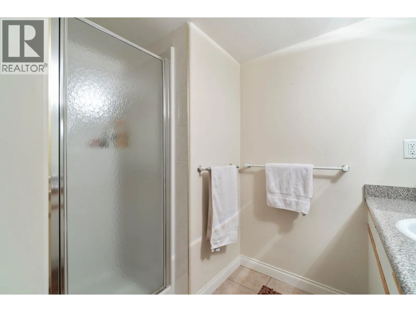 2550 Golf Course Drive Unit# 11