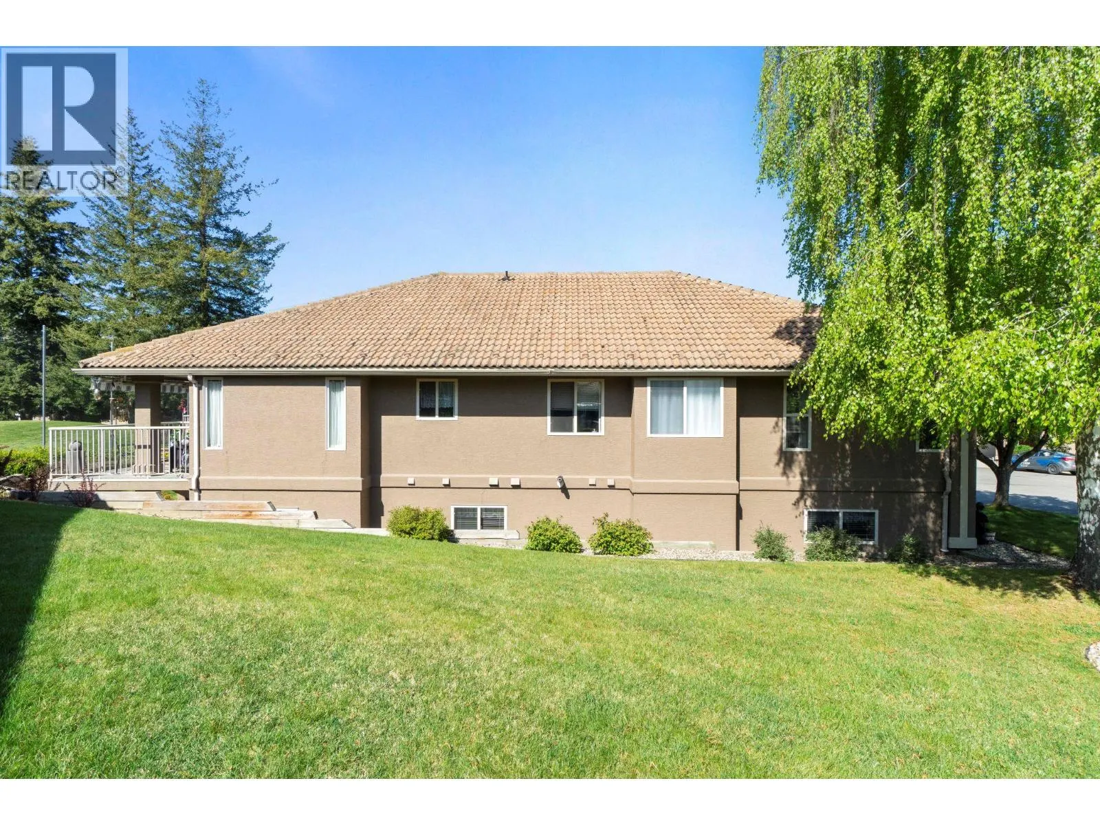 2550 Golf Course Drive Unit# 11