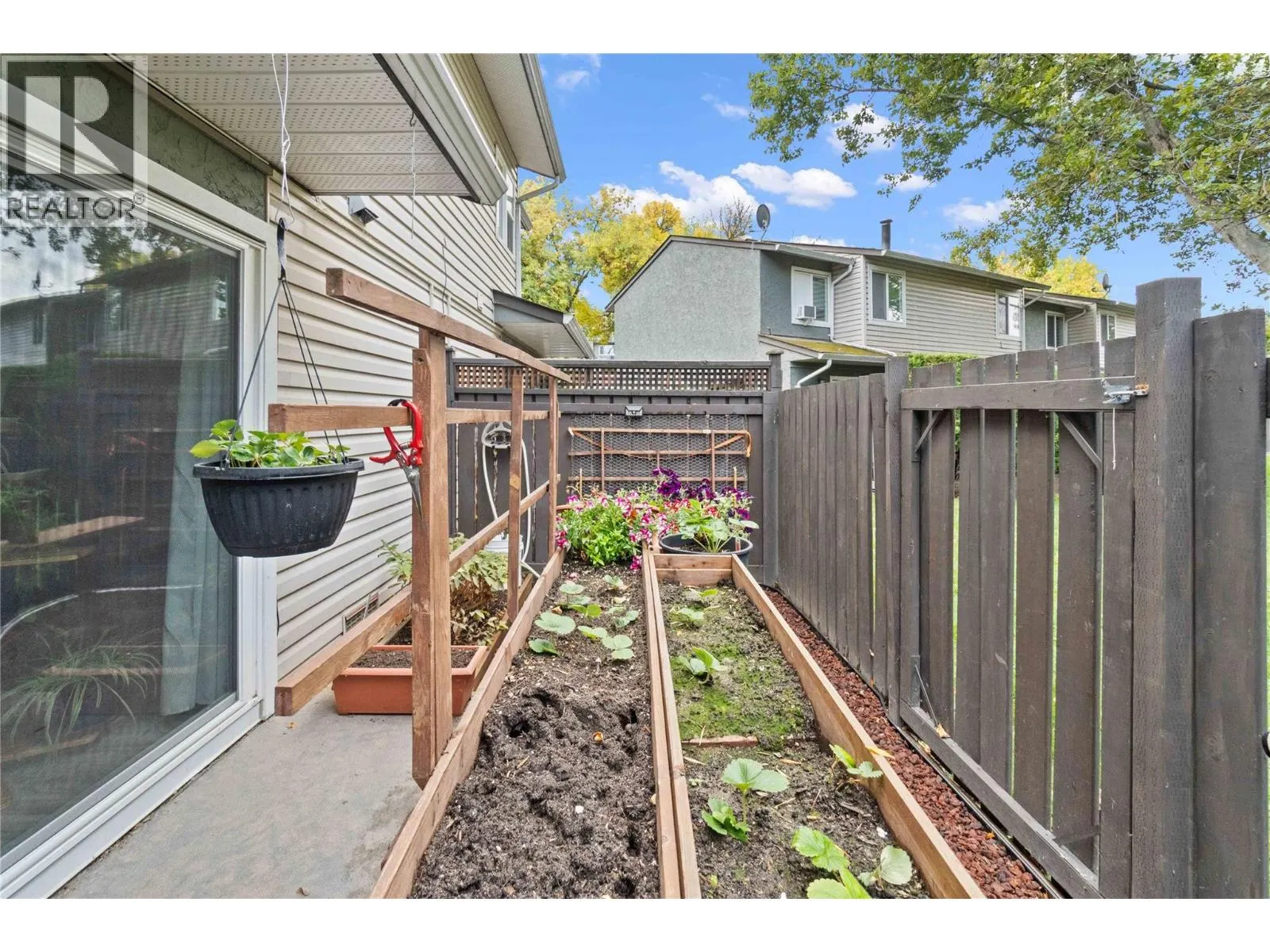 1809 40 Avenue Unit# 12