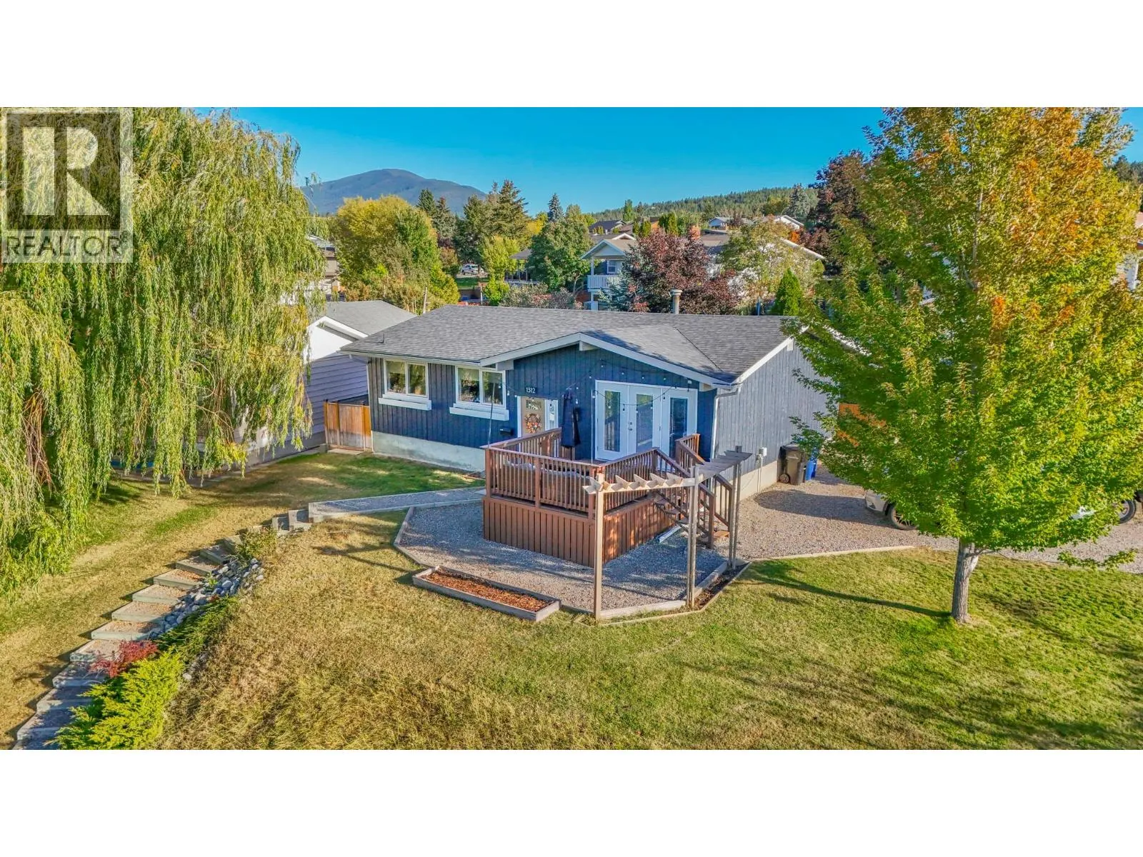 1312 LARCH Drive S