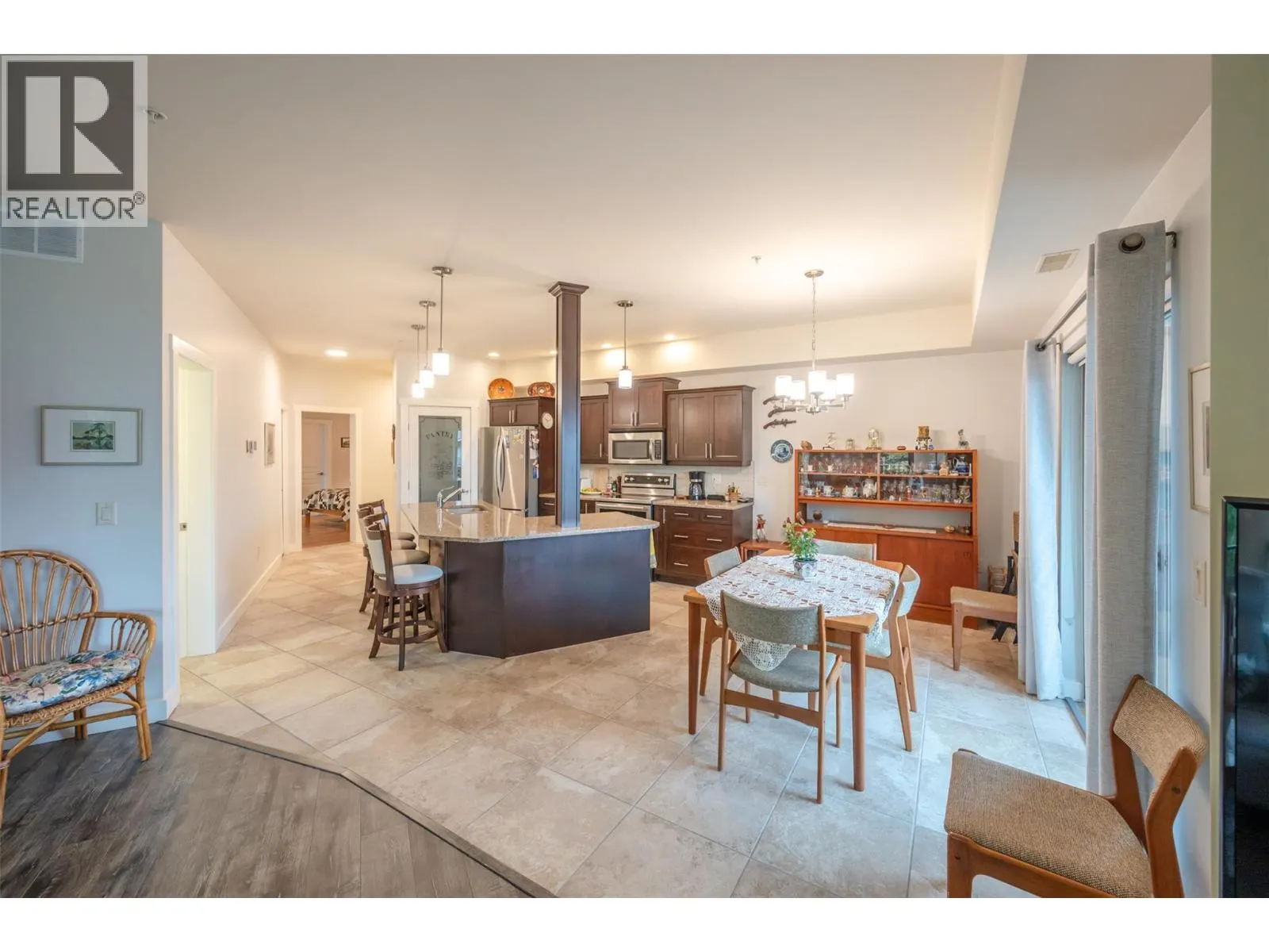 873 Forestbrook Drive Unit# 105