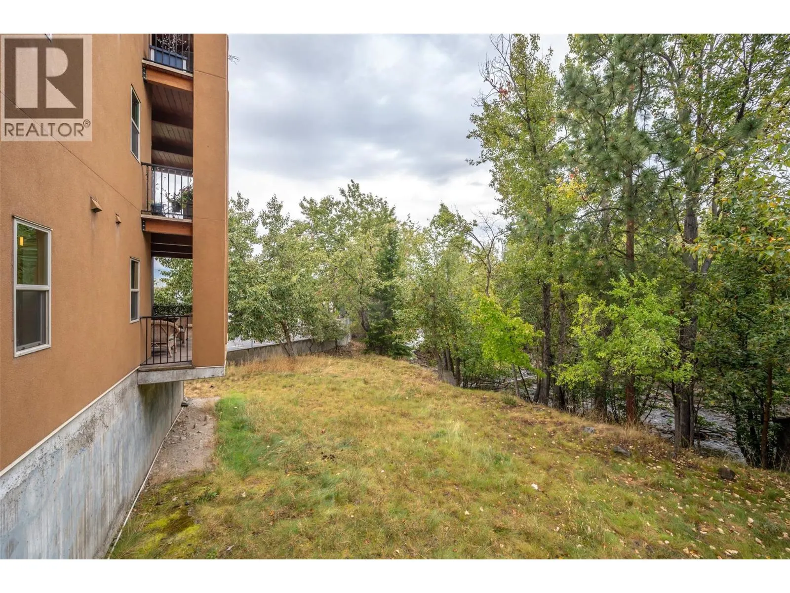 873 Forestbrook Drive Unit# 105