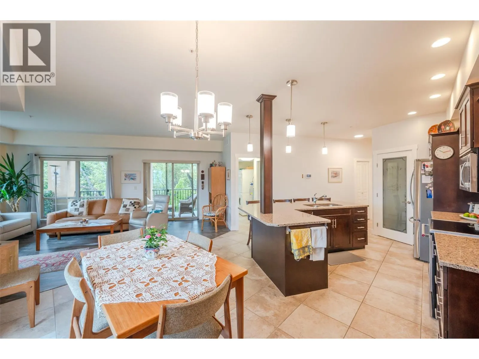 873 Forestbrook Drive Unit# 105