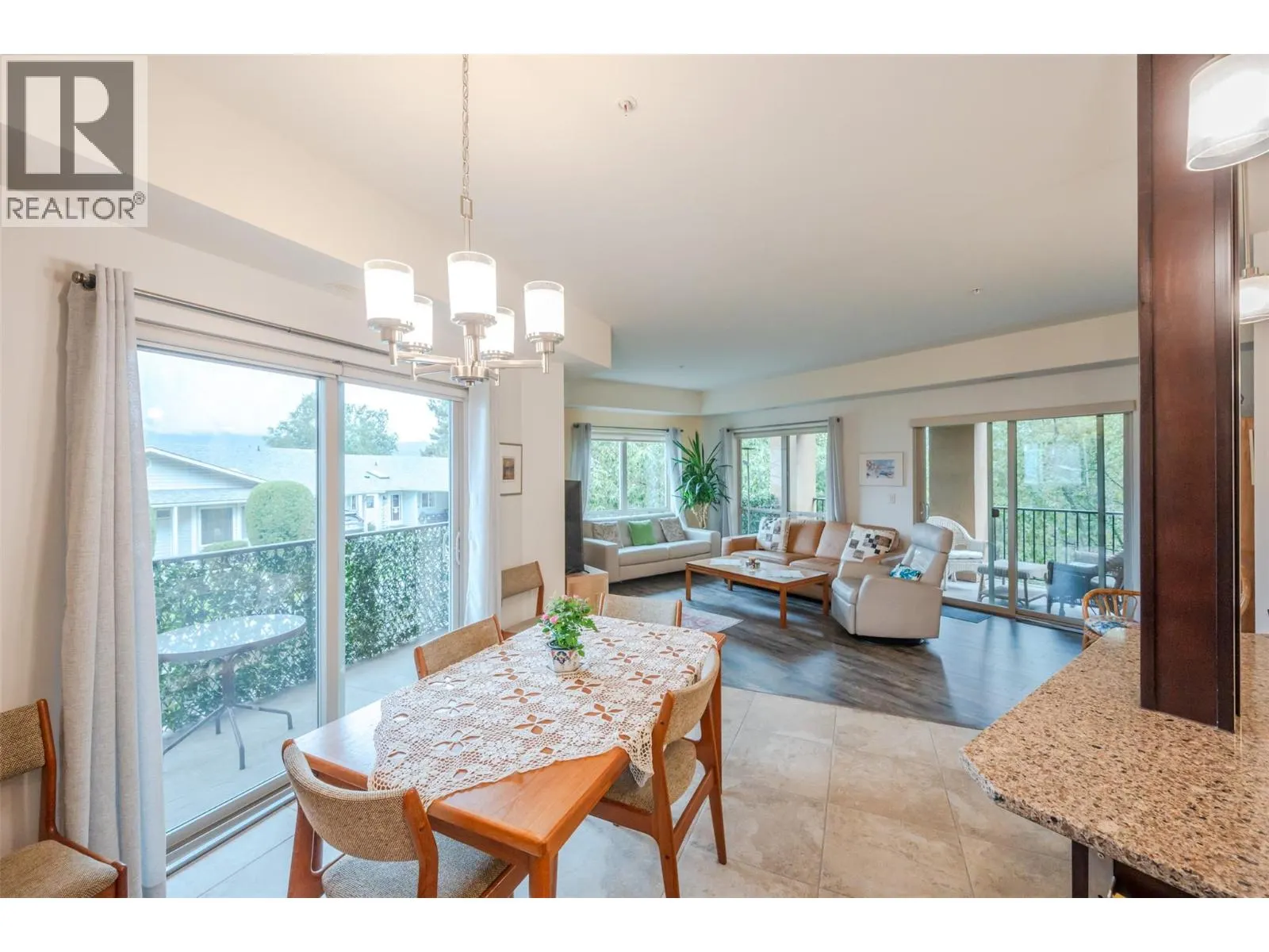 873 Forestbrook Drive Unit# 105