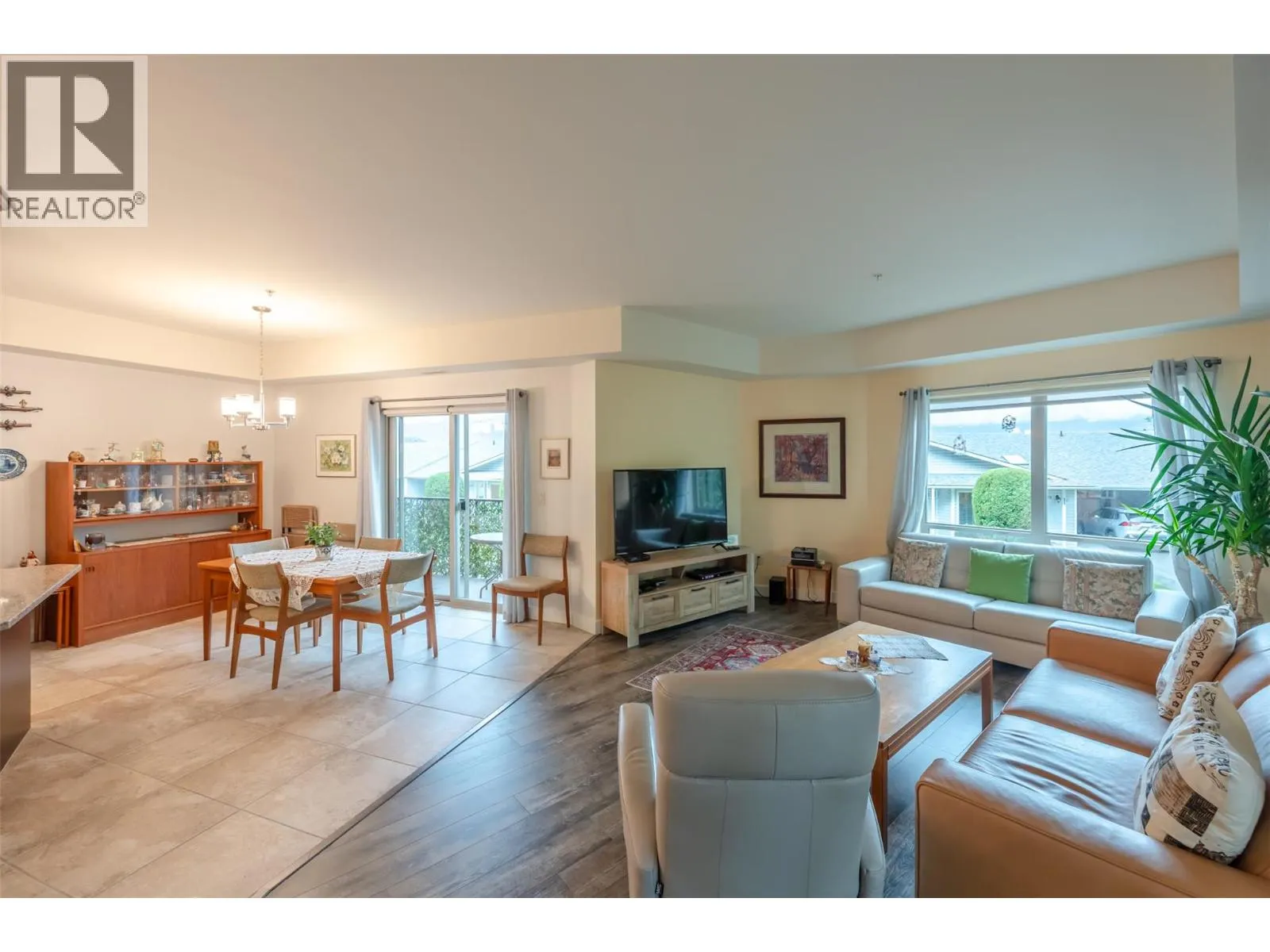 873 Forestbrook Drive Unit# 105
