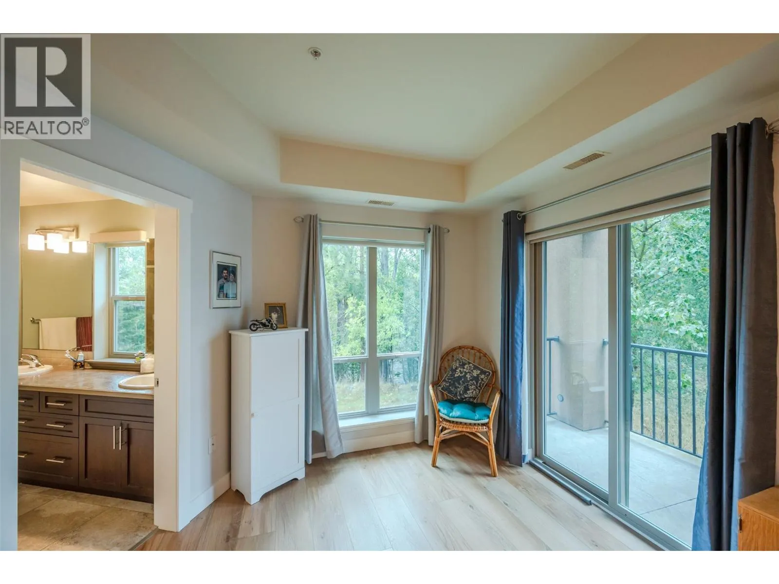 873 Forestbrook Drive Unit# 105