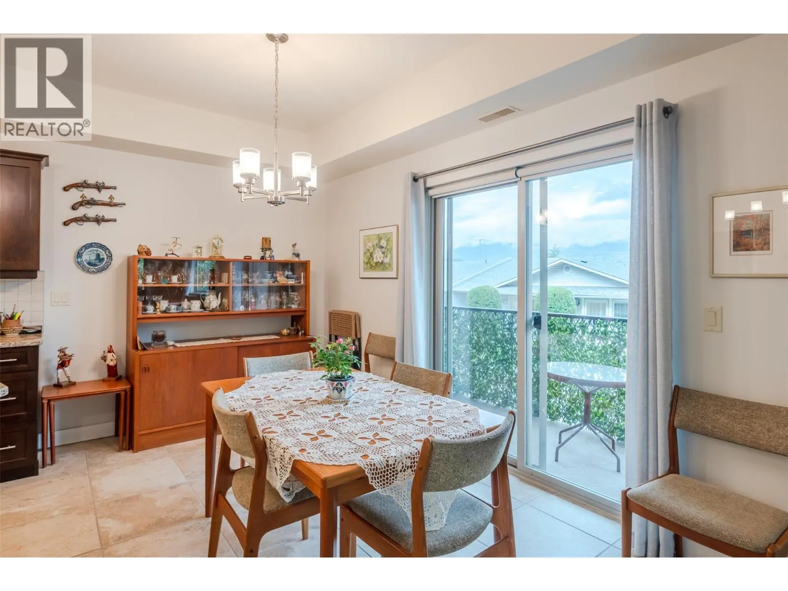 873 Forestbrook Drive Unit# 105