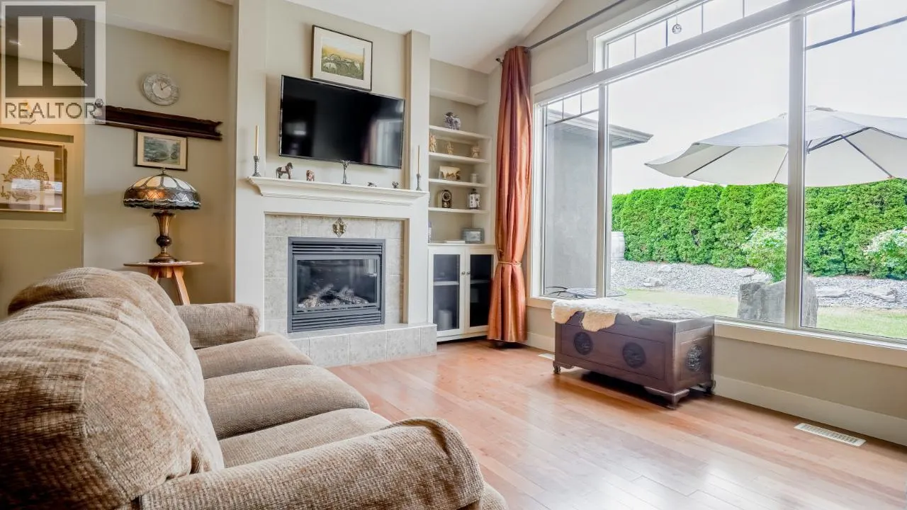 6833 MEADOWS Drive Unit# 28
