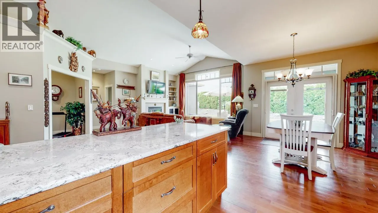 6833 MEADOWS Drive Unit# 28