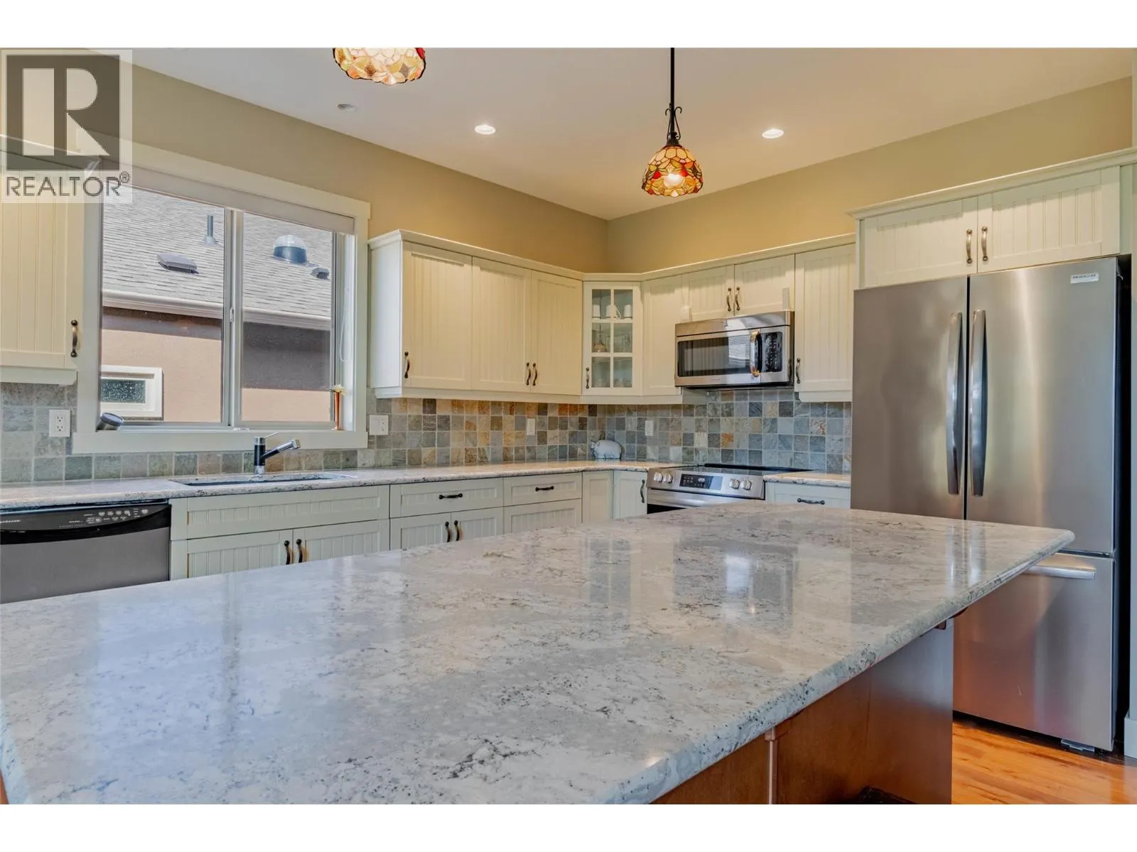 6833 MEADOWS Drive Unit# 28