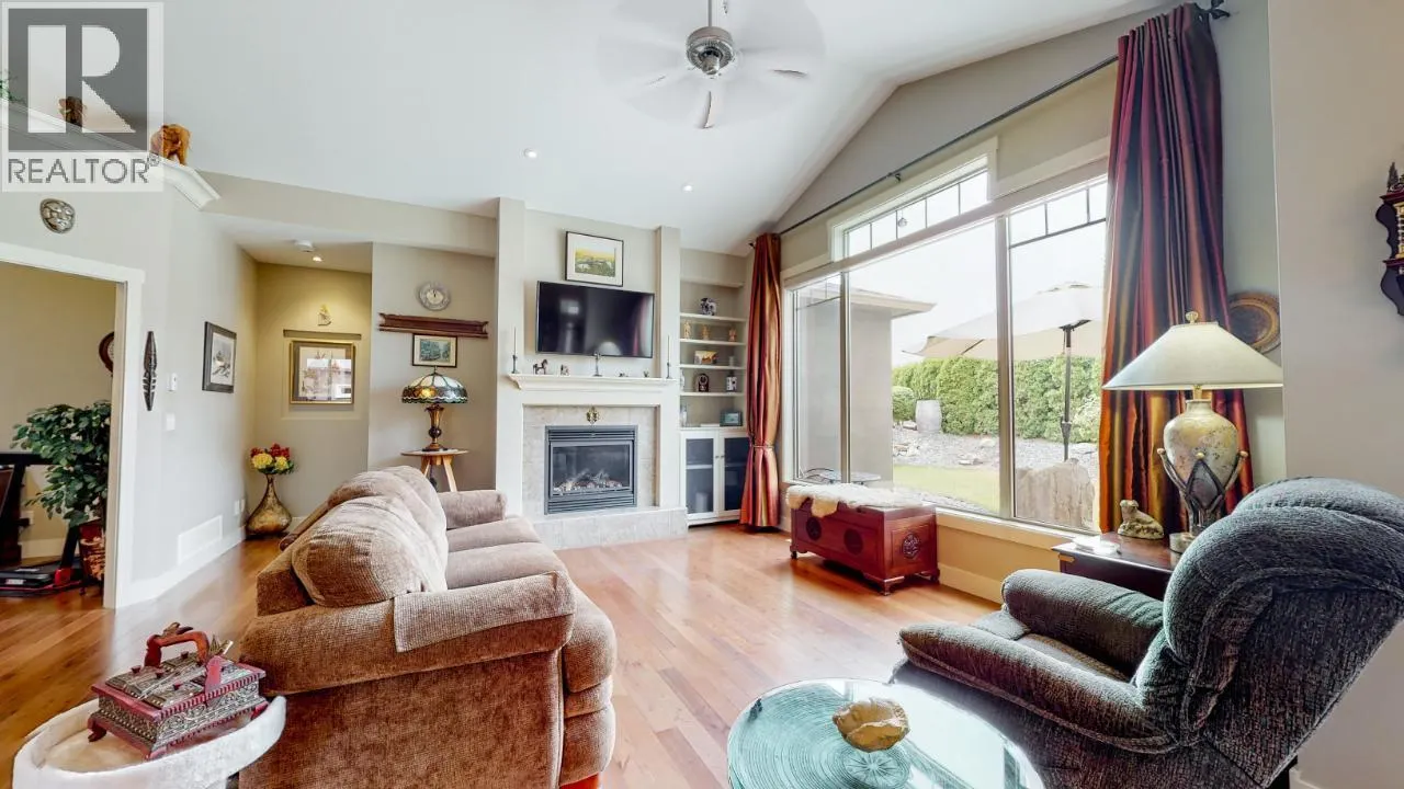 6833 MEADOWS Drive Unit# 28