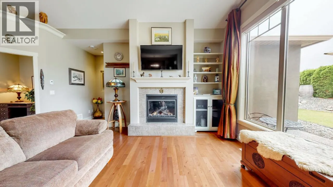 6833 MEADOWS Drive Unit# 28