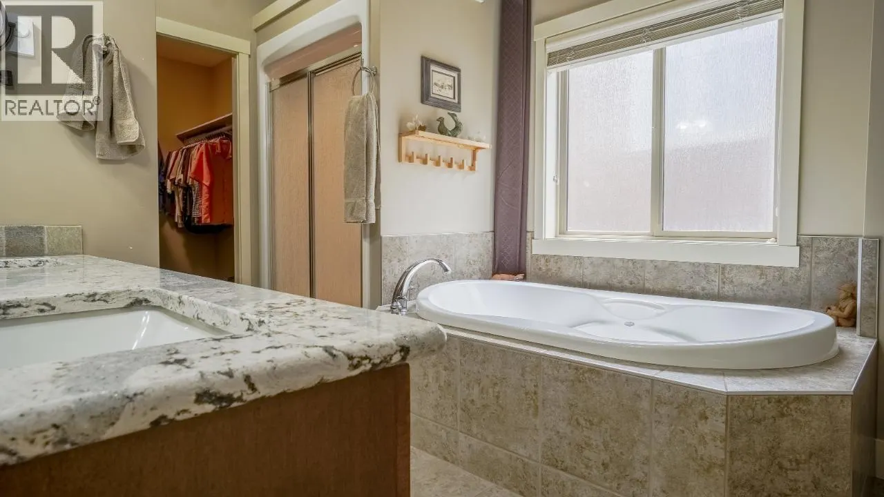 6833 MEADOWS Drive Unit# 28