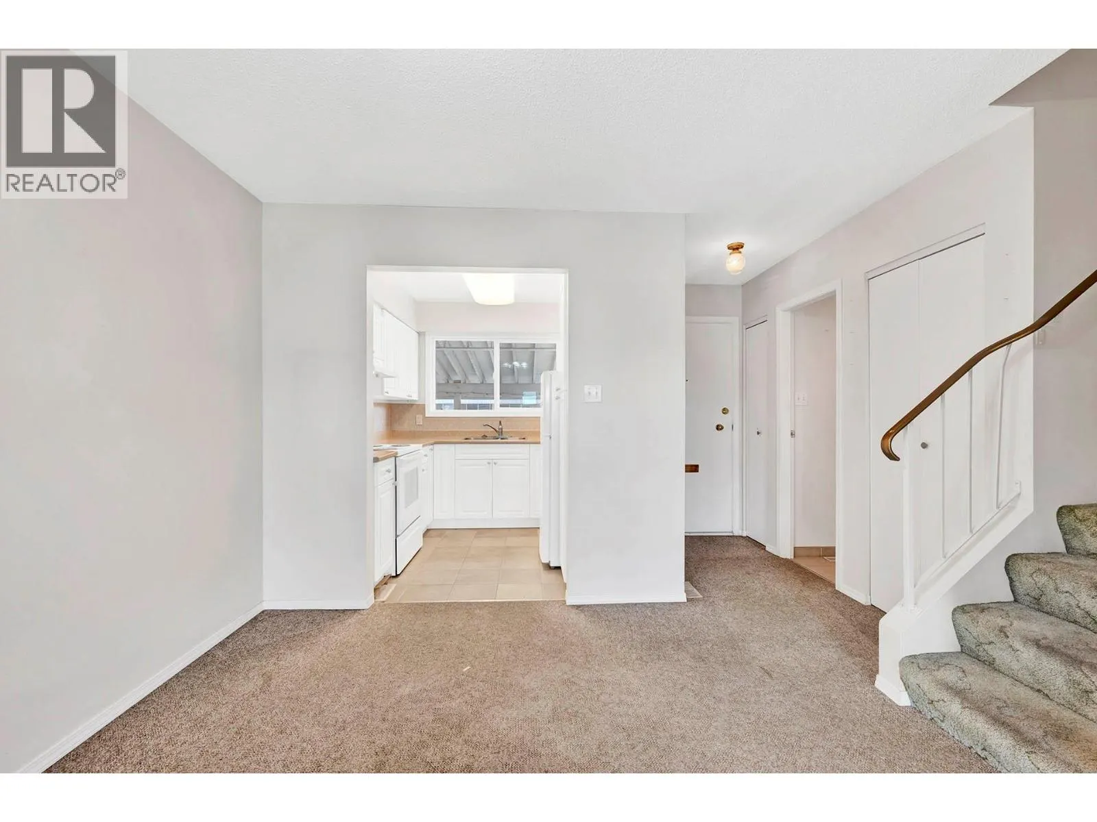 1980 GLENWOOD Drive Unit# 11