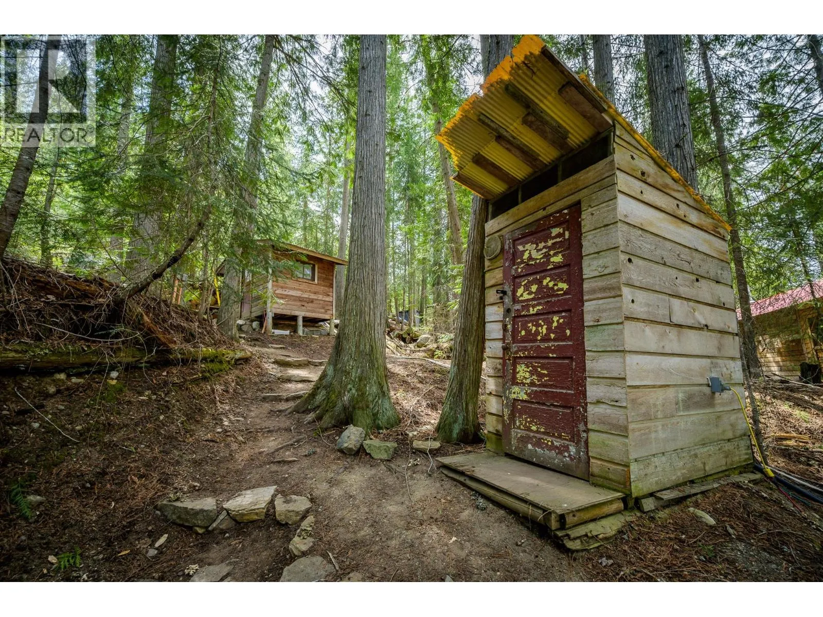 5319 EAST BARRIERE LAKE FS Road