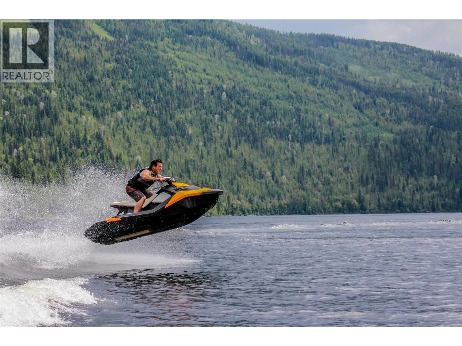 5319 EAST BARRIERE LAKE FS Road