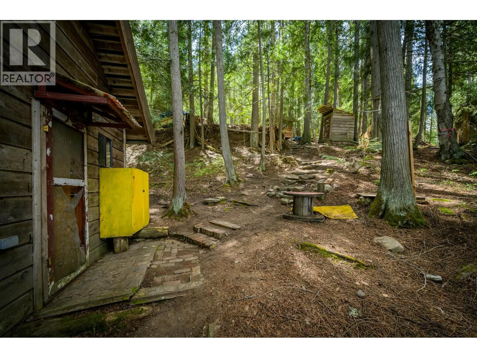 5319 EAST BARRIERE LAKE FS Road