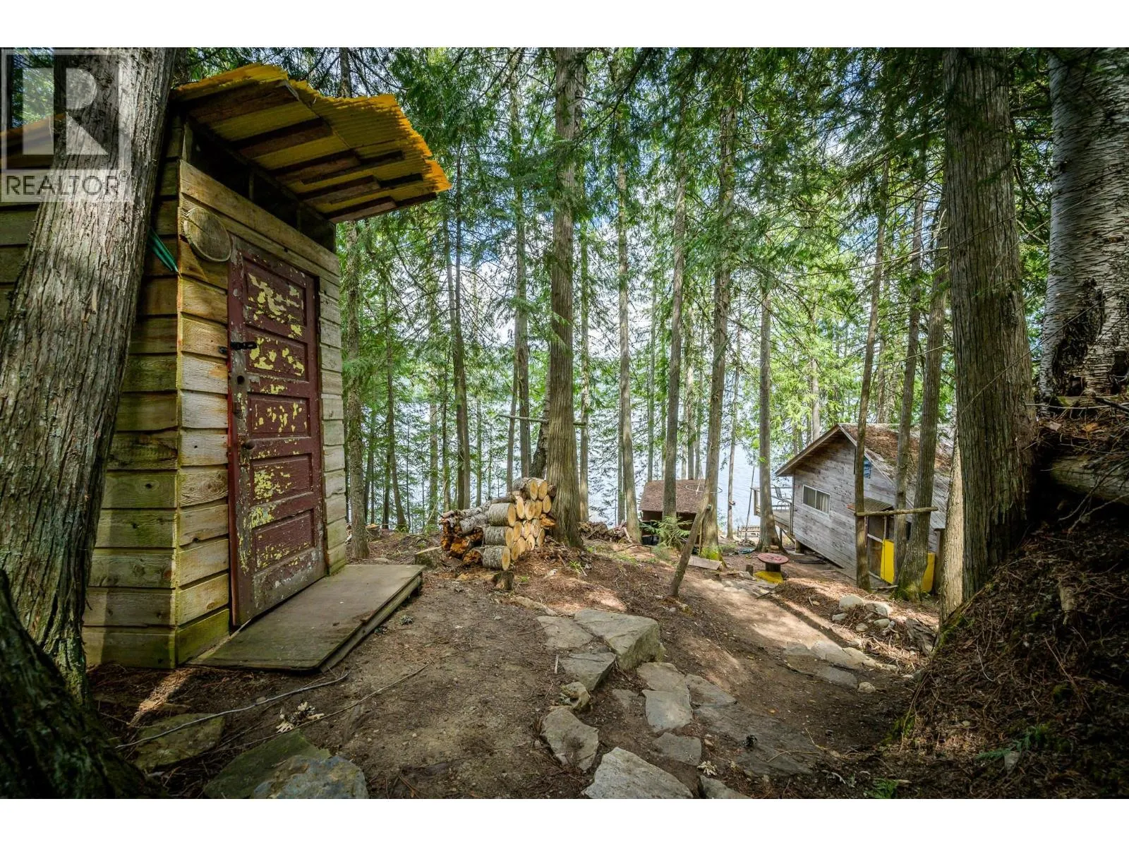 5319 EAST BARRIERE LAKE FS Road