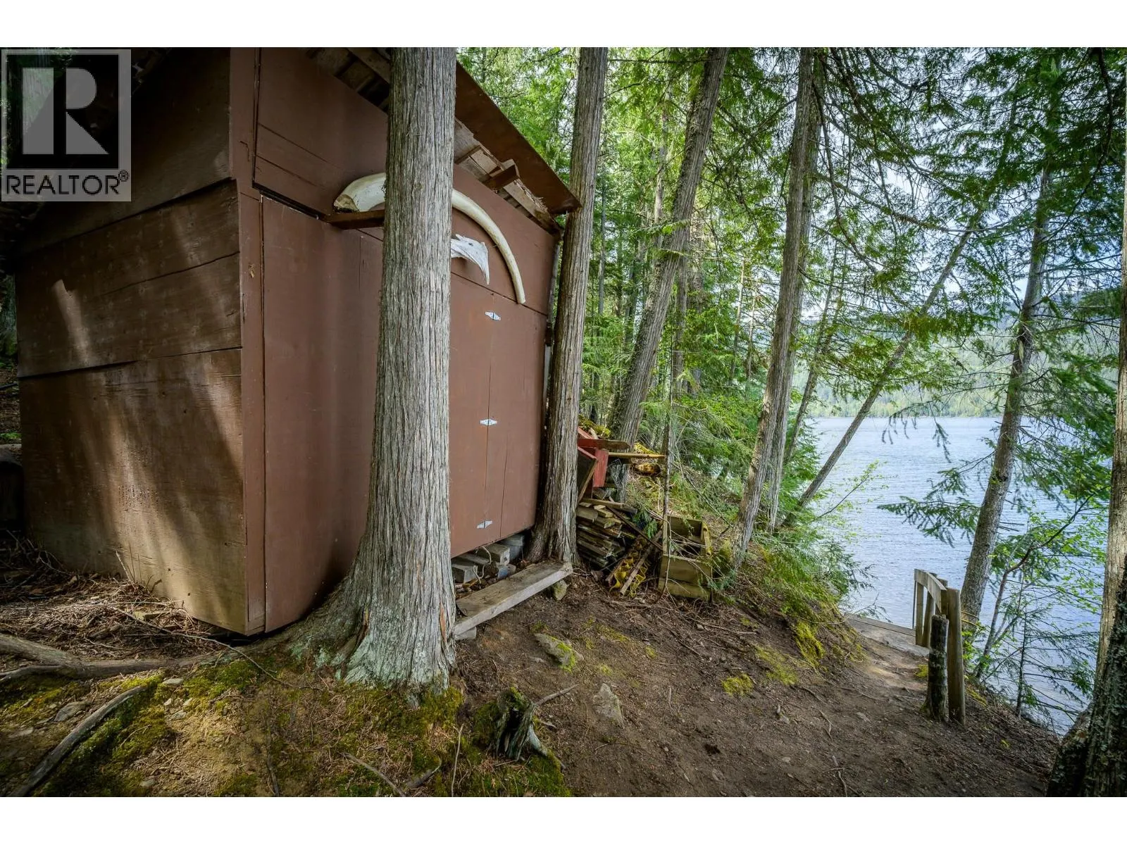 5319 EAST BARRIERE LAKE FS Road