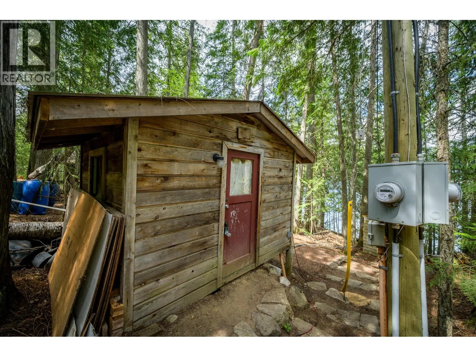 5319 EAST BARRIERE LAKE FS Road