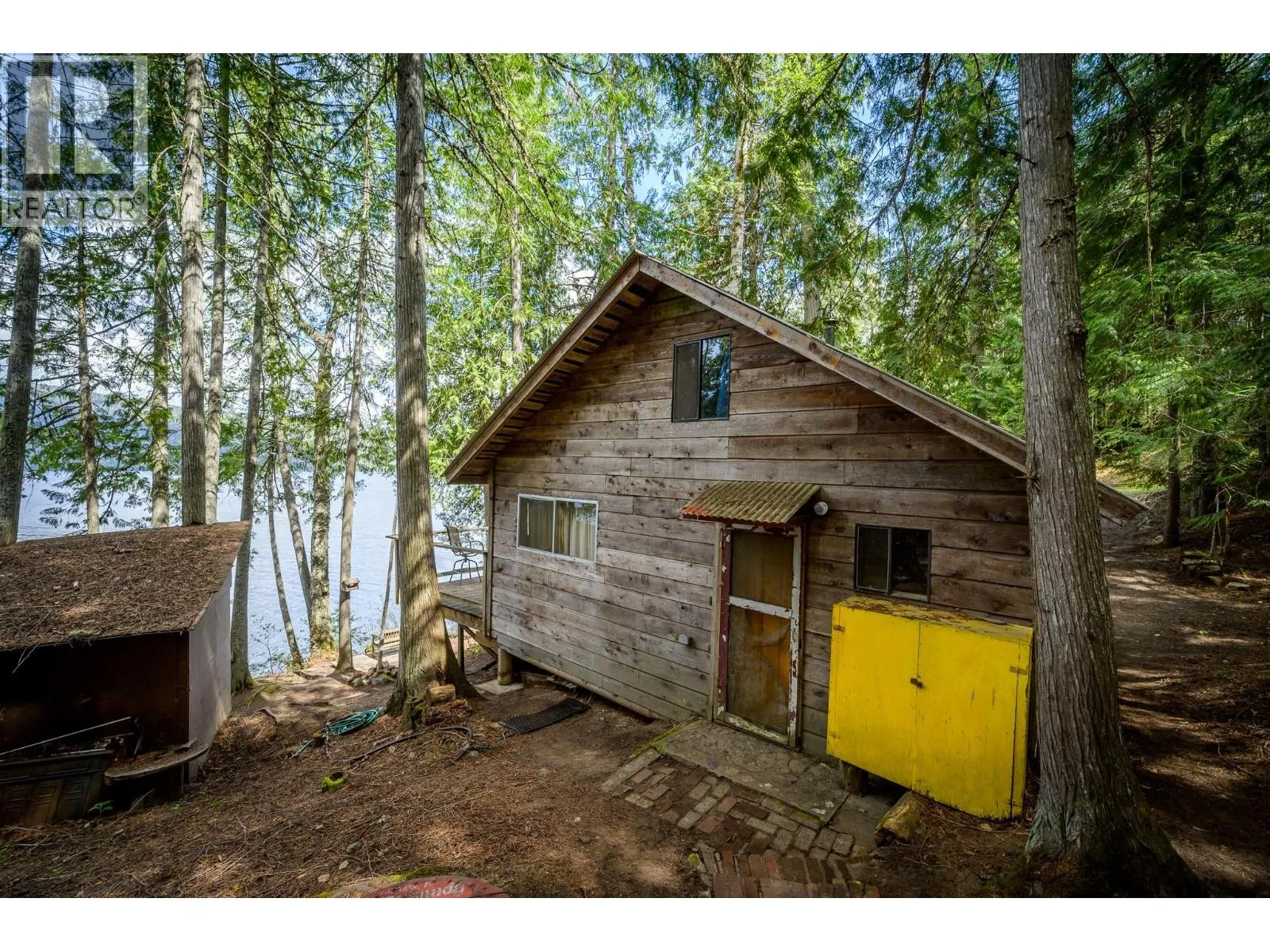 5319 EAST BARRIERE LAKE FS Road