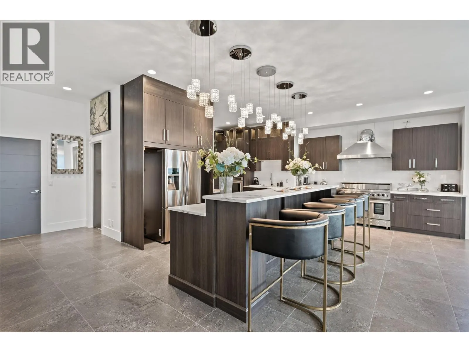 1955 Bayview Court