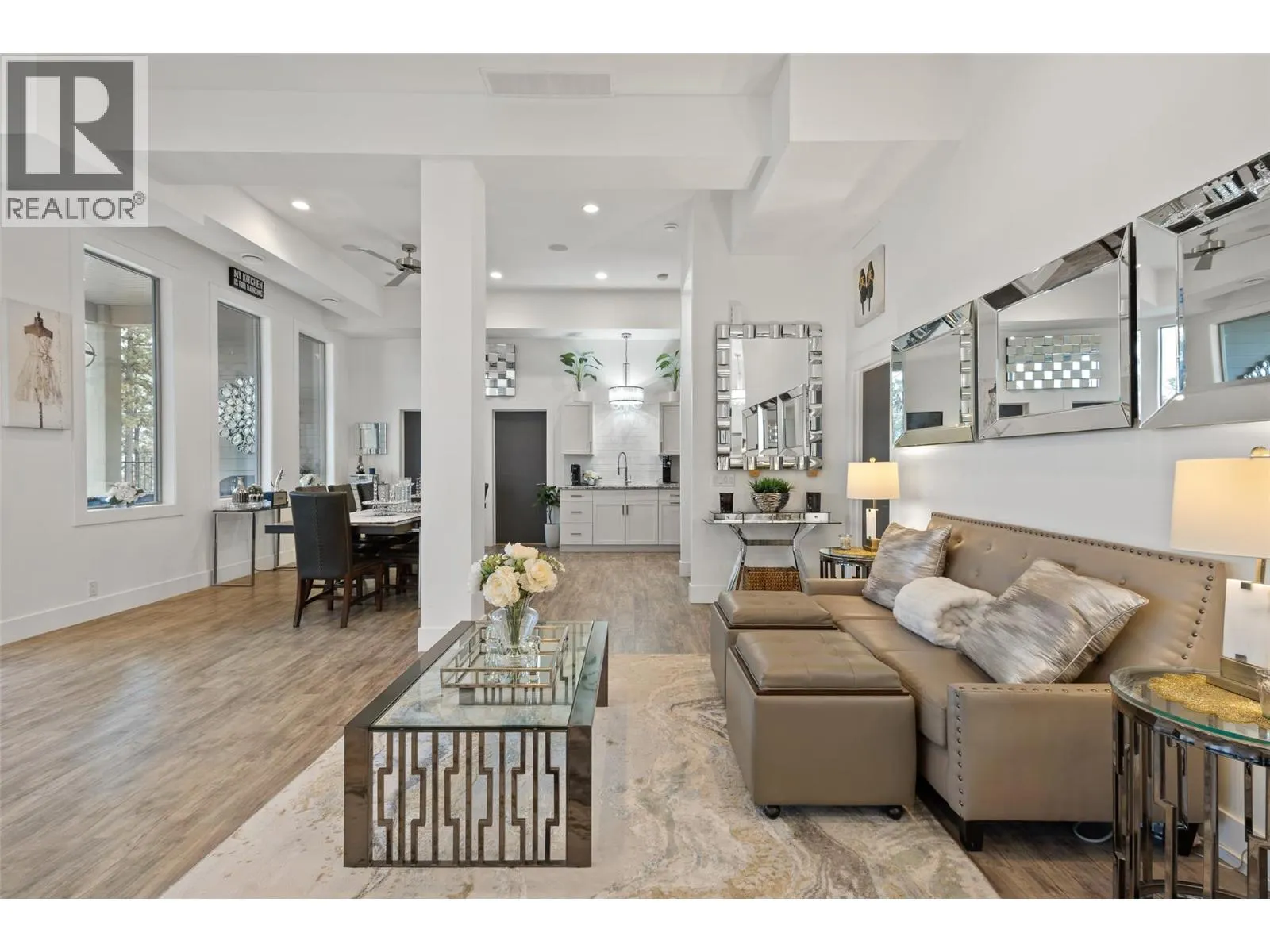 1955 Bayview Court