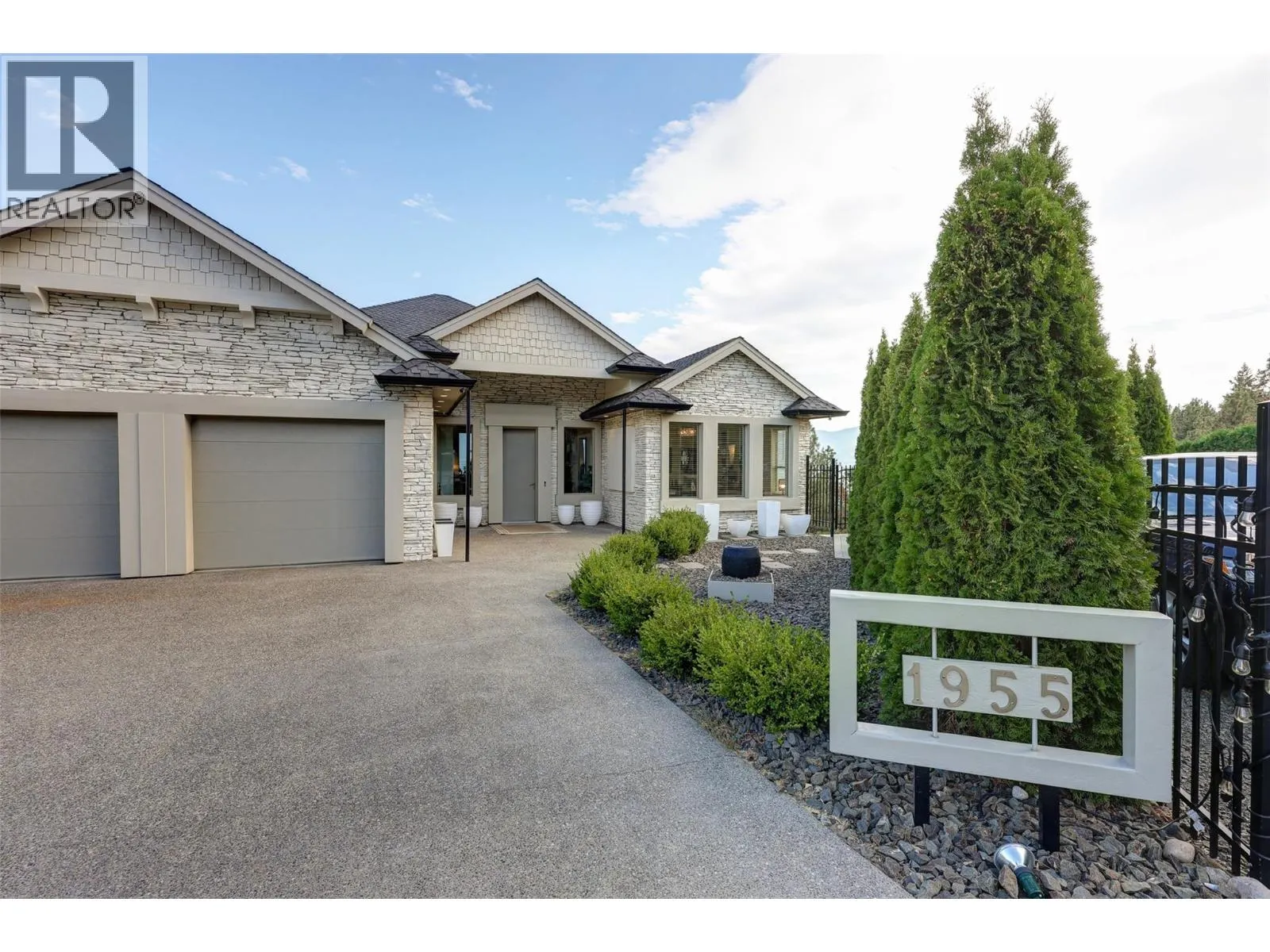 1955 Bayview Court