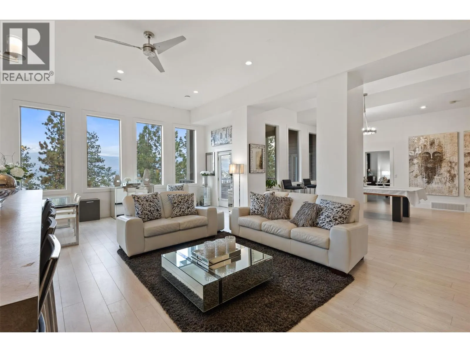 1955 Bayview Court