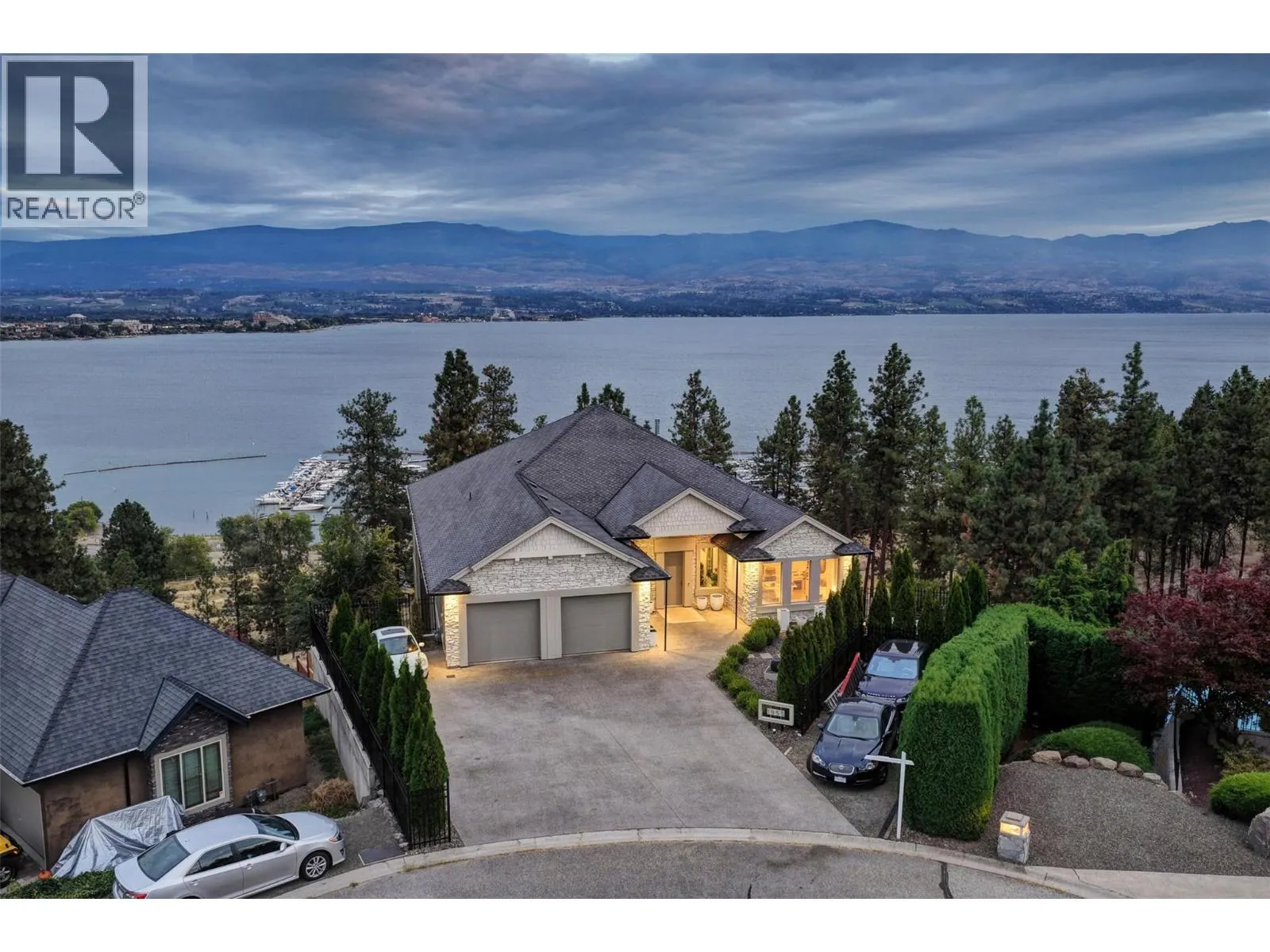 1955 Bayview Court
